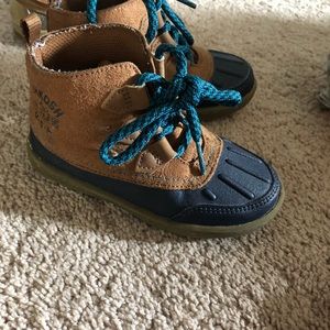 Oshkosh toddler boots